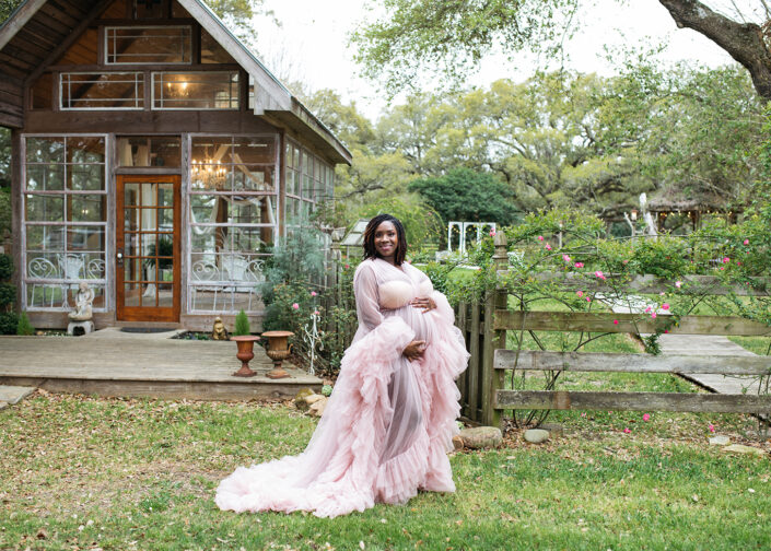 Pink goddess robe for maternity photographer in Pearland Texas
